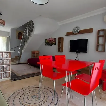 3 Katli Guzel Bahceli Townhouse Дом отдыха Белек