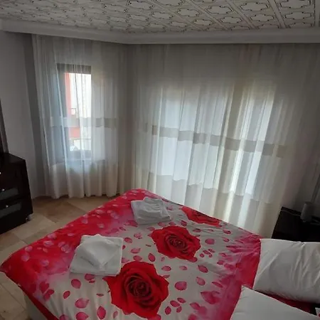 3 Katli Guzel Bahceli Townhouse Дом отдыха Белек