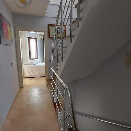 3 Katli Guzel Bahceli Townhouse Белек