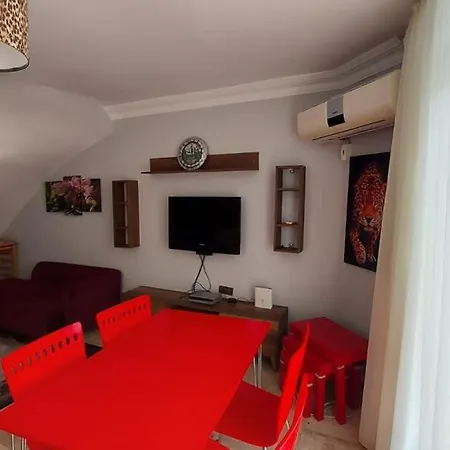 3 Katli Guzel Bahceli Townhouse *