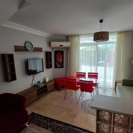 3 Katli Guzel Bahceli Townhouse *
