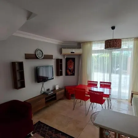 3 Katli Guzel Bahceli Townhouse Hébergement de vacances Belek